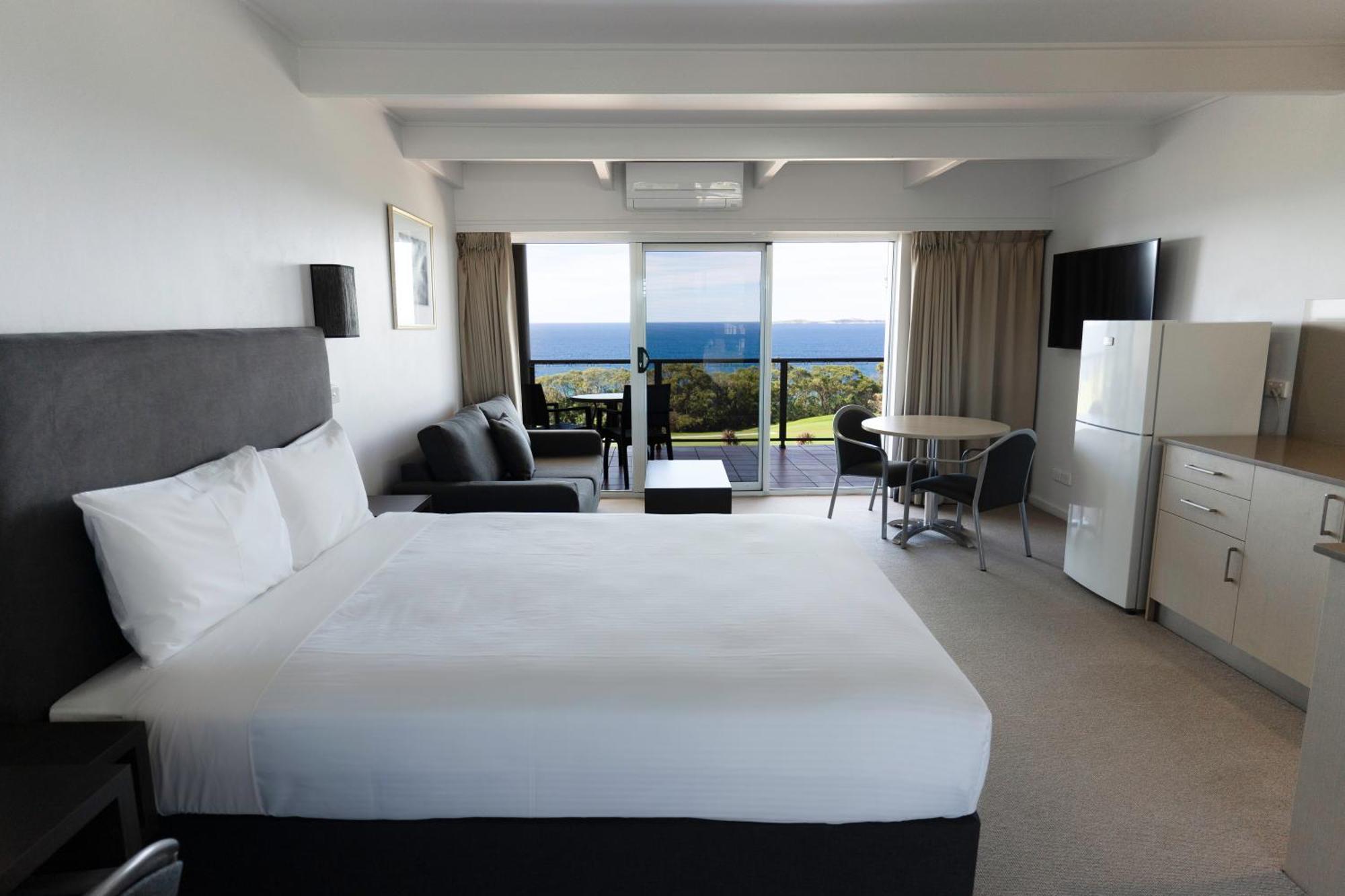 Amooran Oceanside Apartments And Motel Нарума Екстериор снимка