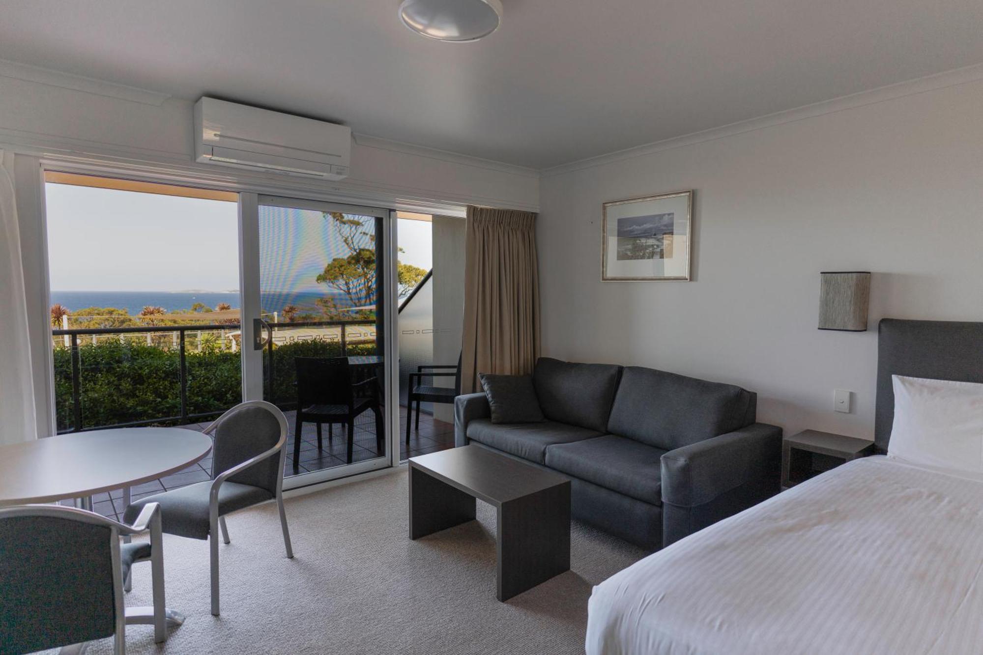 Amooran Oceanside Apartments And Motel Нарума Екстериор снимка