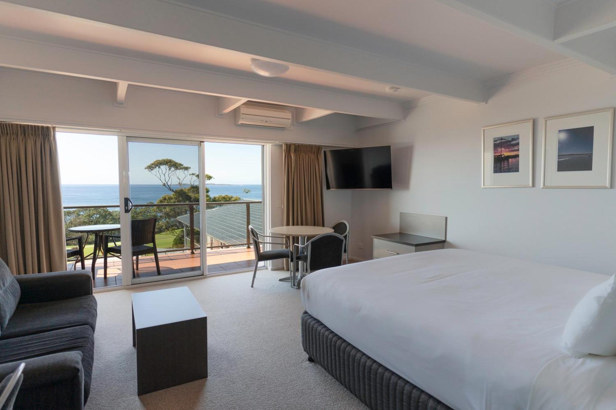 Amooran Oceanside Apartments And Motel Нарума Екстериор снимка
