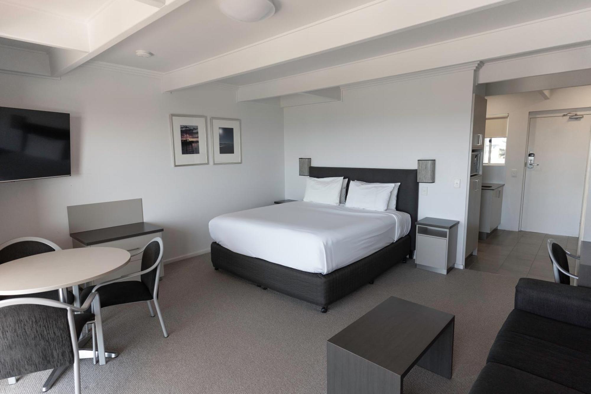 Amooran Oceanside Apartments And Motel Нарума Екстериор снимка