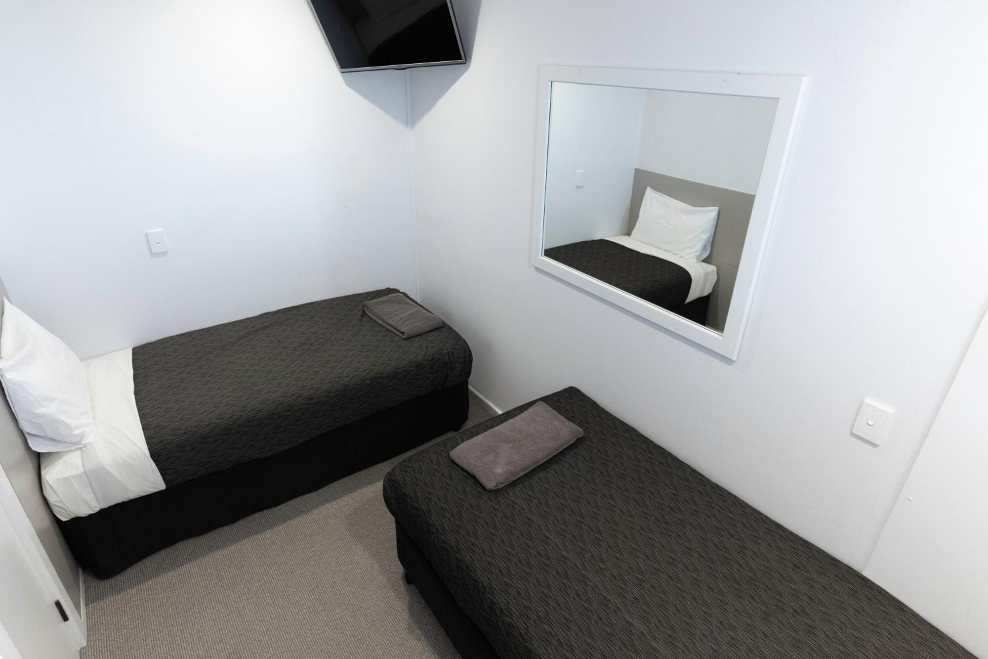 Amooran Oceanside Apartments And Motel Нарума Екстериор снимка
