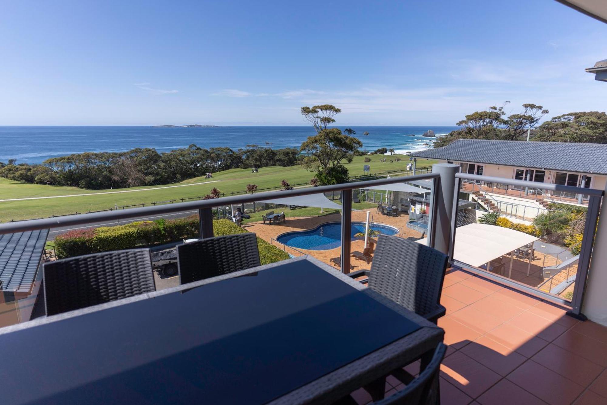Amooran Oceanside Apartments And Motel Нарума Екстериор снимка