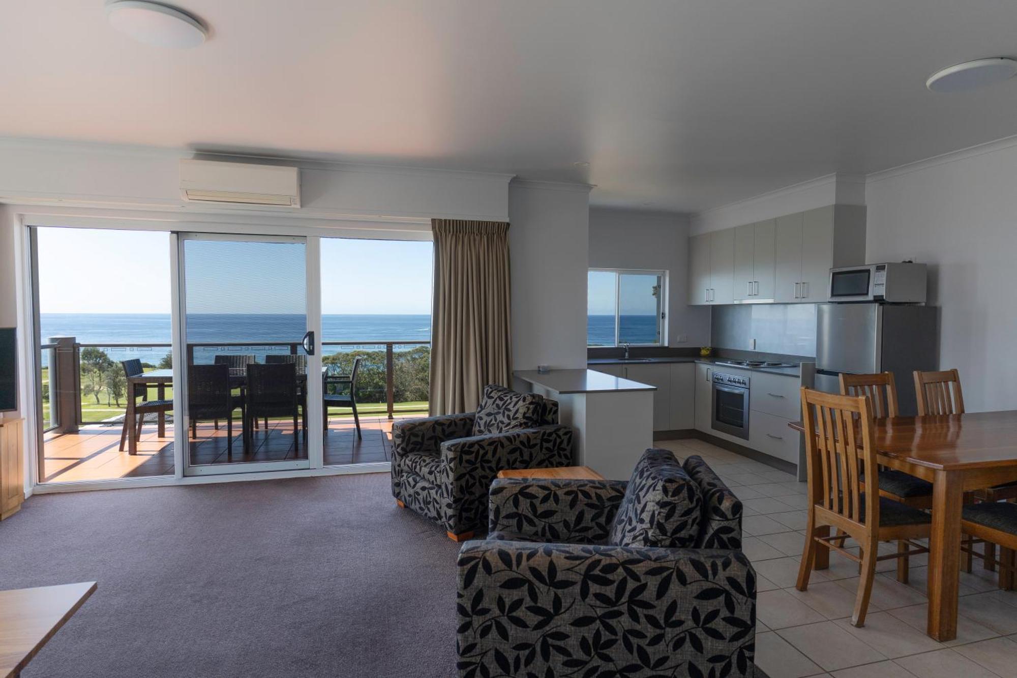 Amooran Oceanside Apartments And Motel Нарума Екстериор снимка