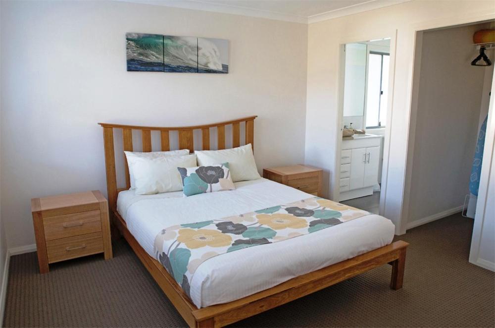 Amooran Oceanside Apartments And Motel Нарума Екстериор снимка